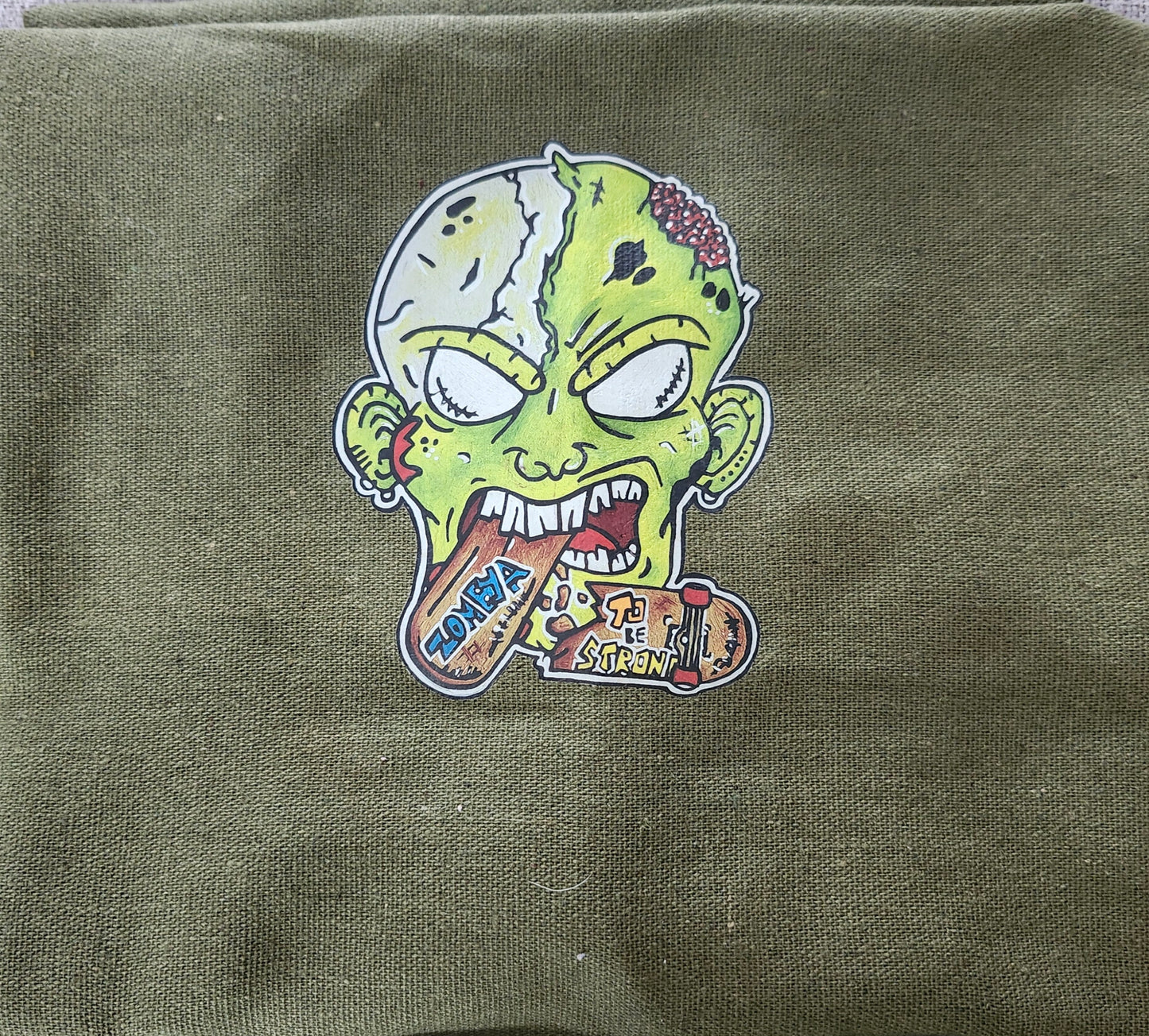 Tablier zombie mange skate