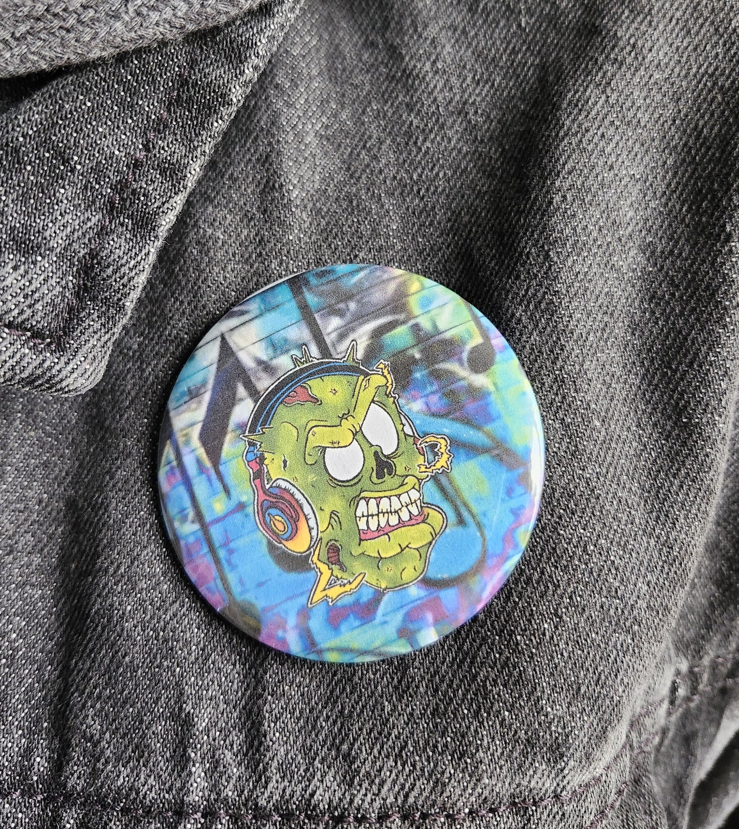 Macaron zombie écouteur avec fond de couleur